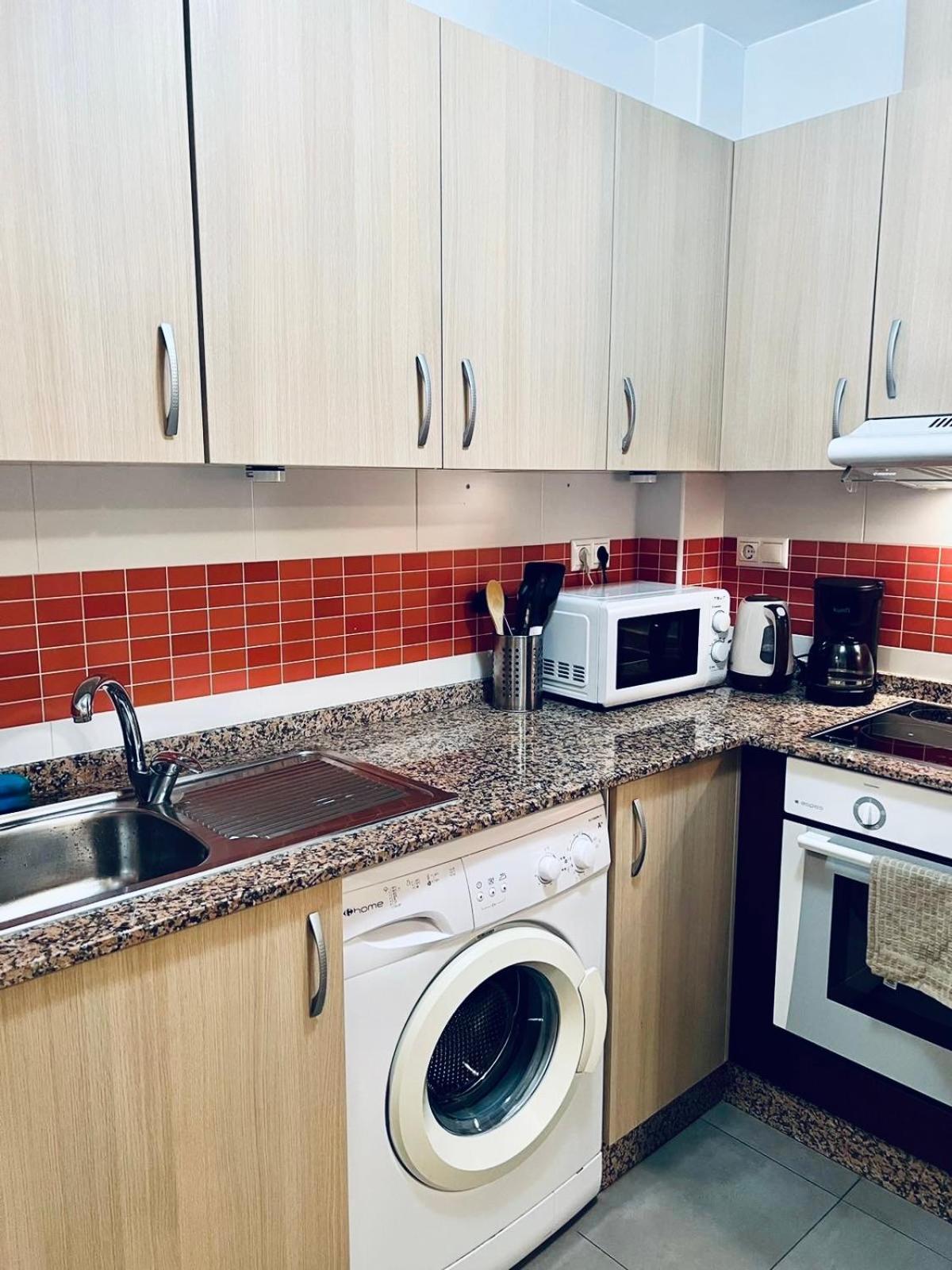 Nice And New Furnished Apartments In Torrevieja Centre 外观 照片